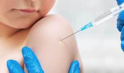 Ab sofort können Arztpraxen den an die Virusvarianten BA.4/5 angepassten Booster-Impfstoff für 5- bis 11-Jährige von Biontech/Pfizer bestellen. Die erste Auslieferung erfolgt in der Woche ab dem 5. Dezember.