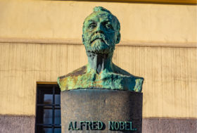 Statue von Alfred Nobel