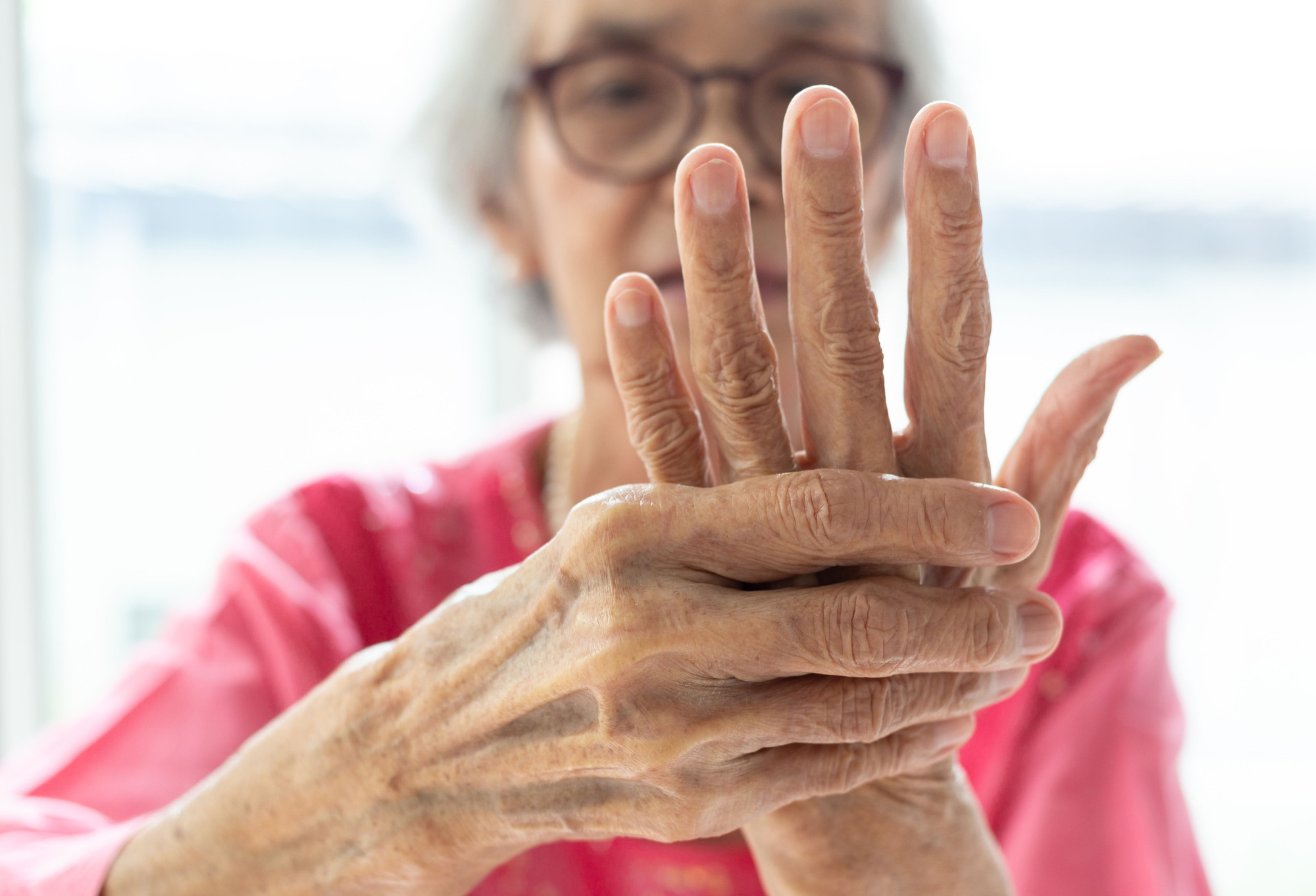 Die European Alliance of Associations for Rheumatology (EULAR) hat ihre Therapieempfehlungen für Menschen mit rheumatoider Arthritis aktualisiert.