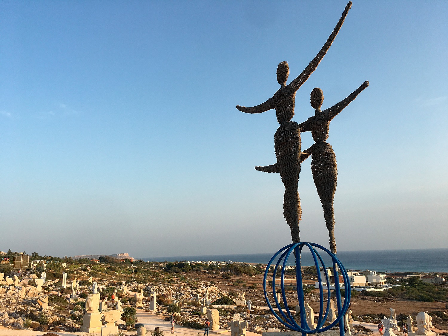 Die "Insel der Aphrodite" hat vor allem in der Nebensaison weit mehr als Strand und Nachtleben zu bieten. Der Badeort Agia Napa auf Zypern besticht auch durch Natur und Kultur.