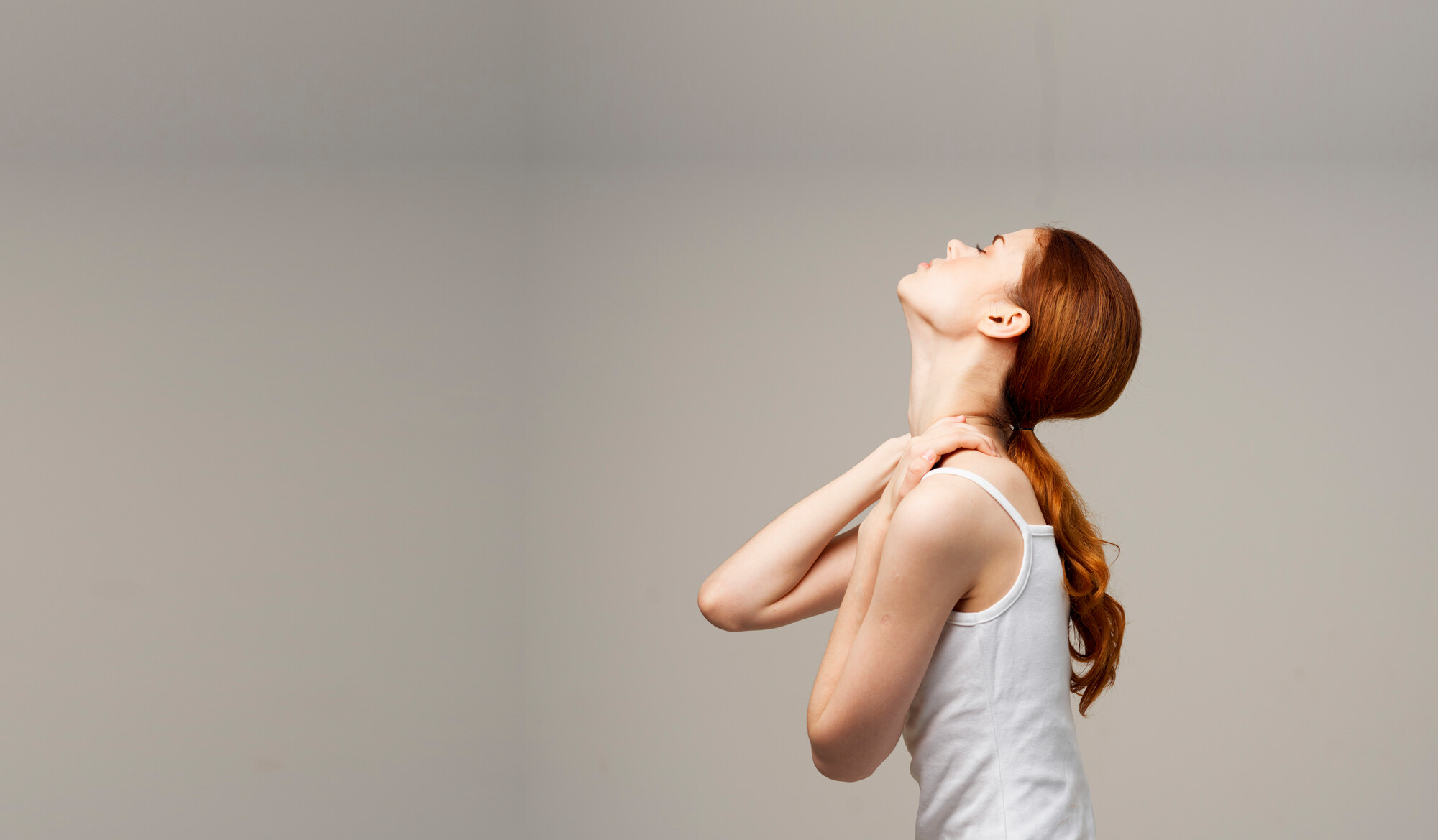 33 Studien mit vielen verschiedenen Massagetechniken hat ein Cochrane-Team untersucht - immer auf der Suche nach einer Antwort auf die Frage: Lindert eine Massage bei Menschen mit Nackenschmerzen die Symptome?