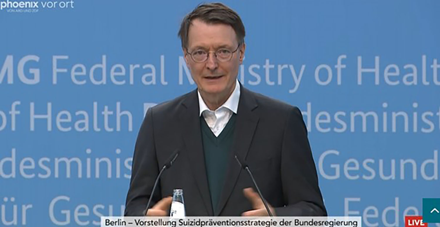 2022 nahmen sich über 10.000 Menschen in Deutschland das Leben. Mit mehreren Bausteinen will Bundesgesundheitsminister Lauterbach die Zahl mindern. Am Donnerstag stellte er seine „Nationale Suizidpräventionsstrategie“ vor.  